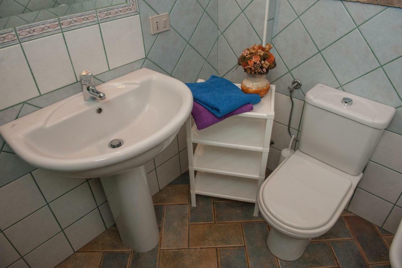 Apartamento Sa Dommo De Sa Pietate Orosei Habitación foto